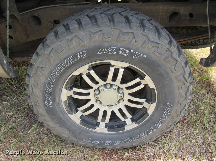 image for item DW9275 2007 GMC Sierra 1500 Crew Cab pickup truck