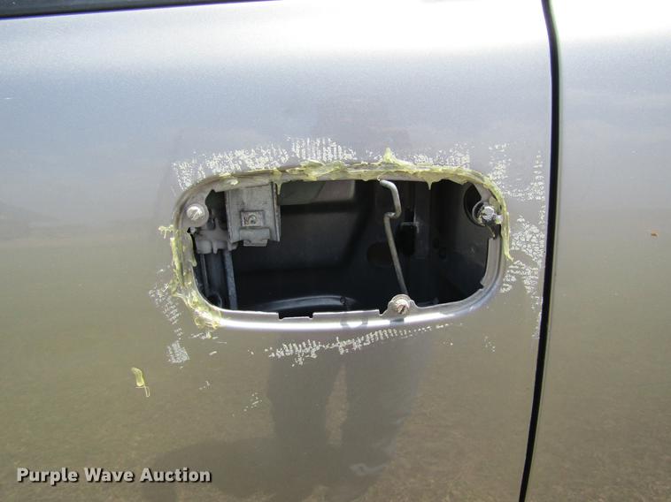 image for item DW9275 2007 GMC Sierra 1500 Crew Cab pickup truck