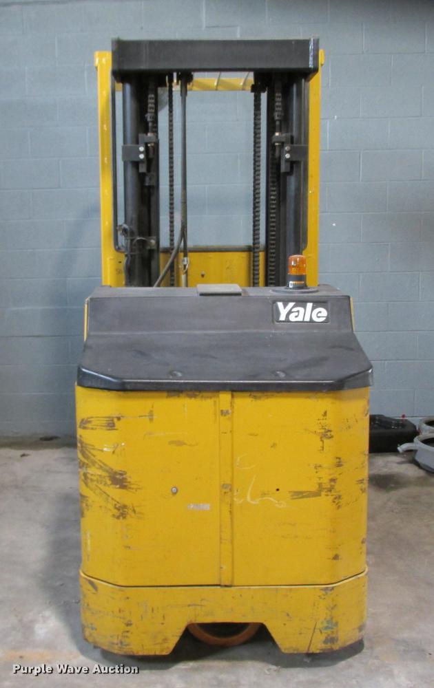 image for item DX9448 Yale C826N01933 forklift