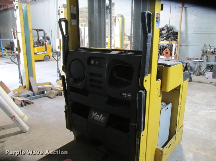 image for item DX9448 Yale C826N01933 forklift