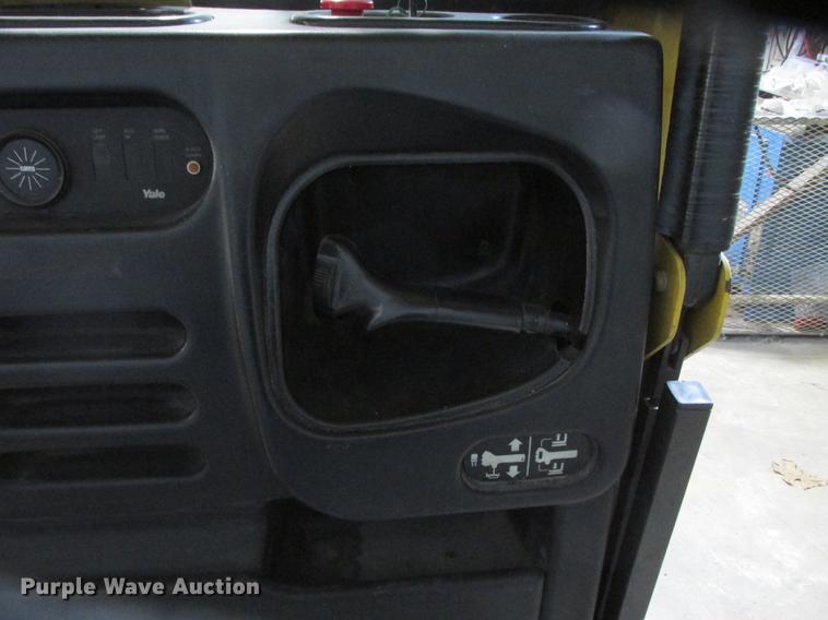 image for item DX9448 Yale C826N01933 forklift