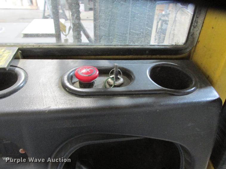 image for item DX9448 Yale C826N01933 forklift