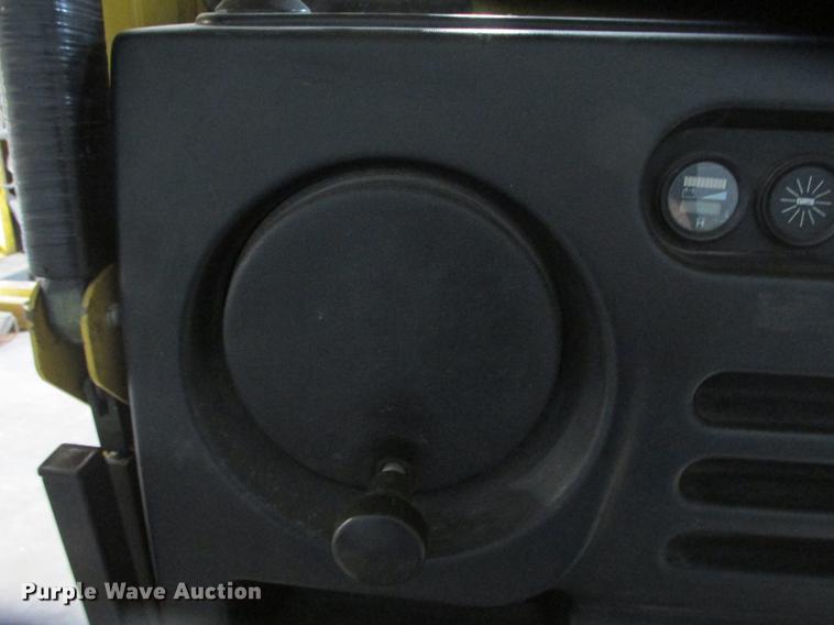 image for item DX9448 Yale C826N01933 forklift