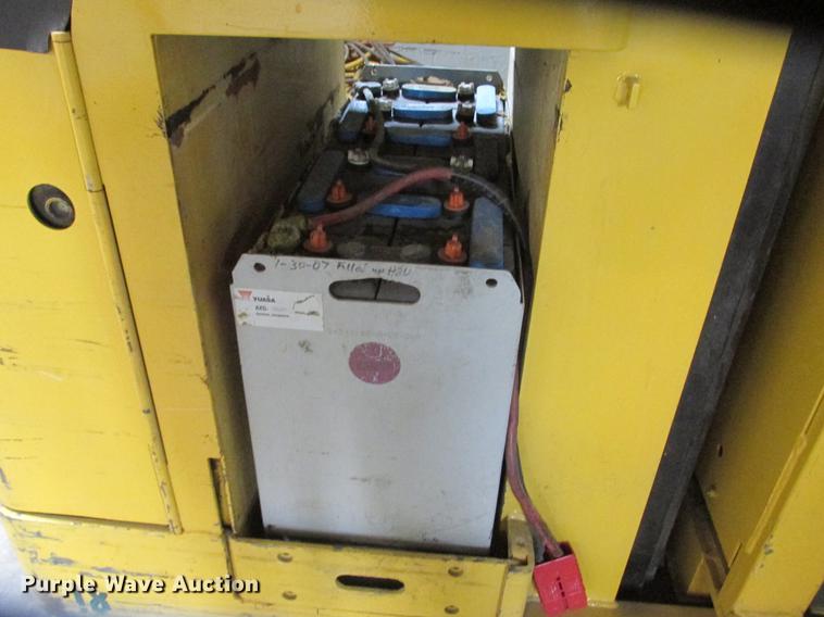 image for item DX9448 Yale C826N01933 forklift