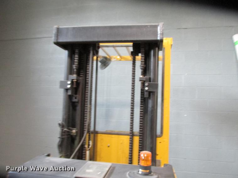image for item DX9448 Yale C826N01933 forklift