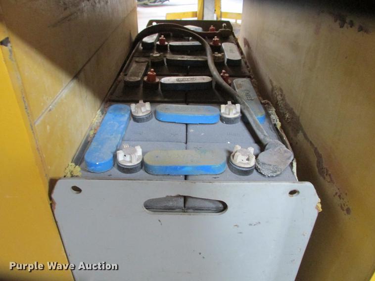 image for item DX9448 Yale C826N01933 forklift