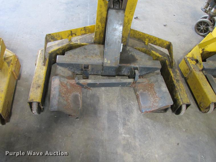 image for item DX9449 2002 Sefac 1200M65 auto column lift