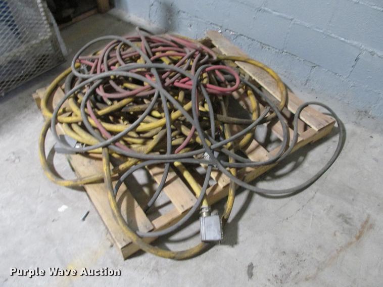 image for item DX9449 2002 Sefac 1200M65 auto column lift