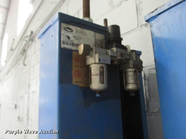 image for item DX9457 Rotary four post auto lift