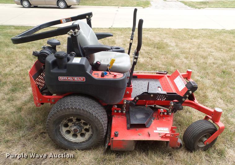 image for item DZ9406 2011 Gravely Pro Turn 260 lawn mower
