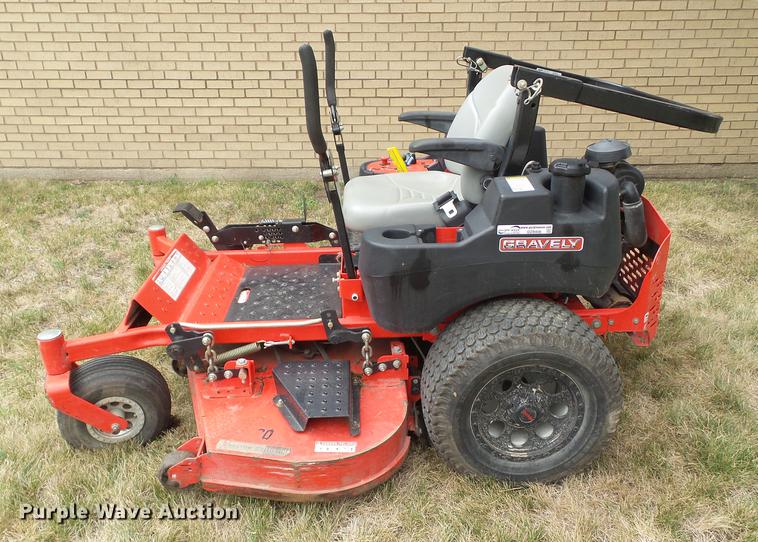 image for item DZ9406 2011 Gravely Pro Turn 260 lawn mower