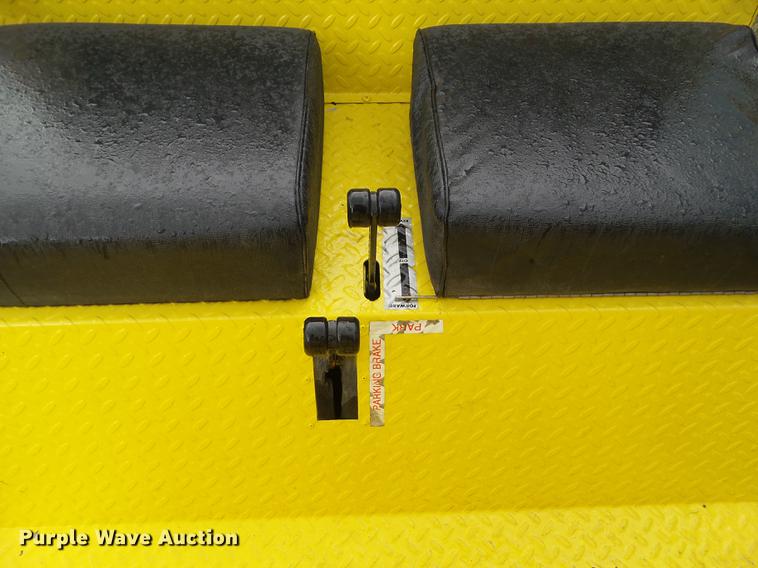 image for item DZ9407 Cushman utility vehicle