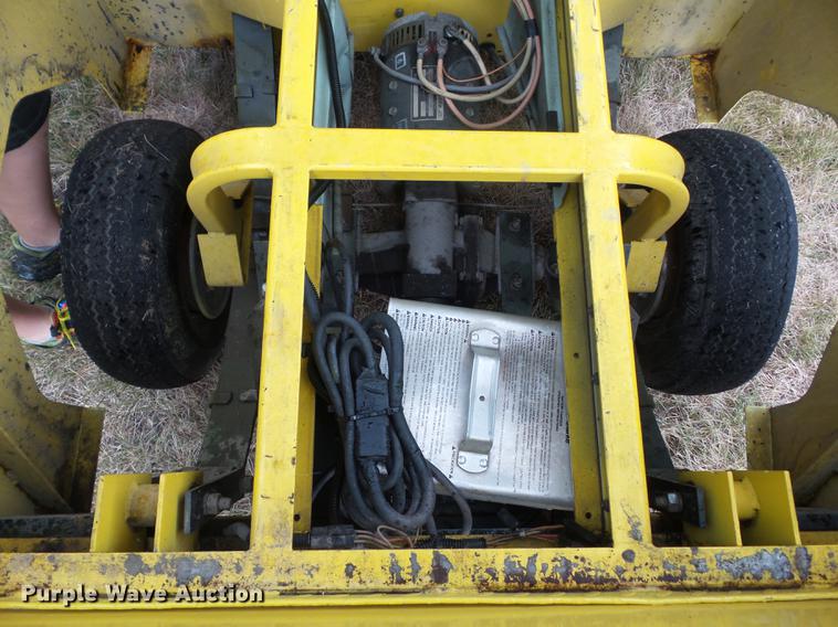 image for item DZ9407 Cushman utility vehicle