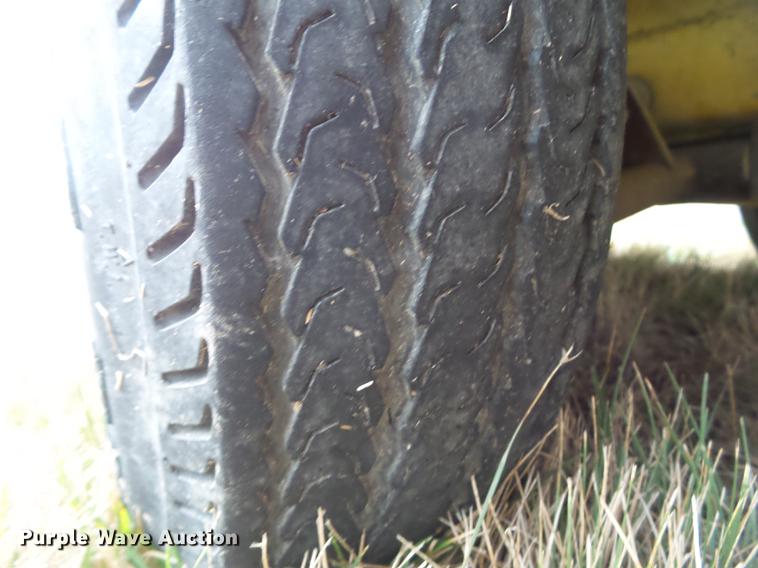 image for item DZ9407 Cushman utility vehicle