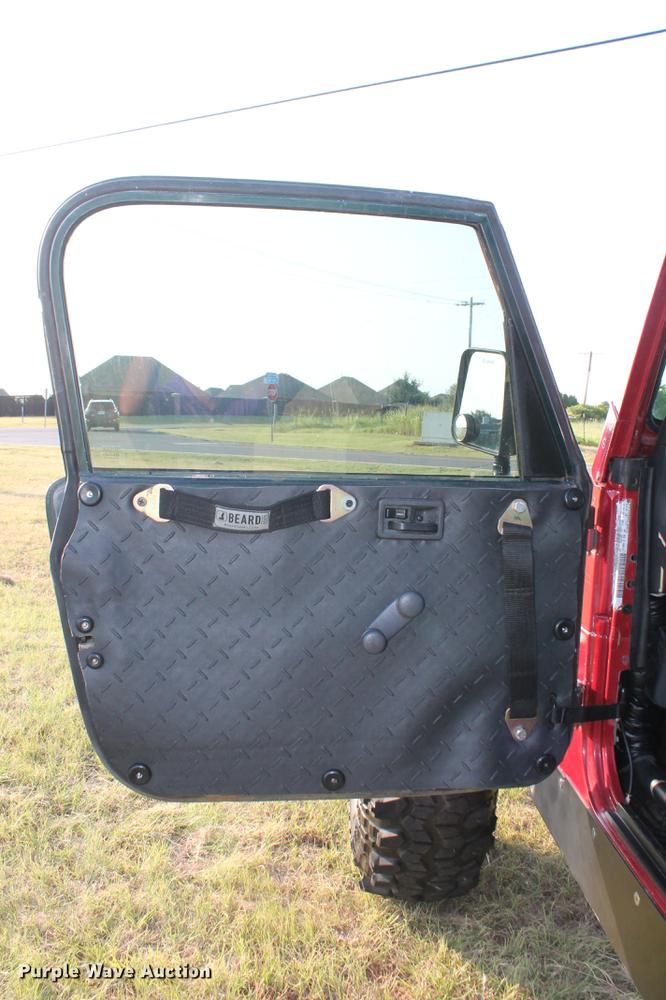 image for item DZ9967 1999 Jeep Wrangler SUV