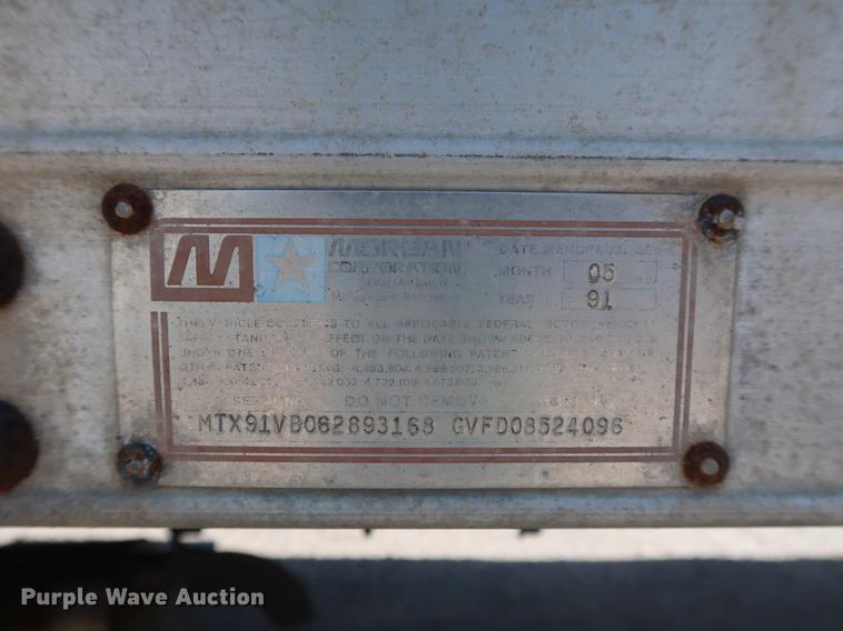 image for item EF9779 1991 GMC TopKick C5500 box truck