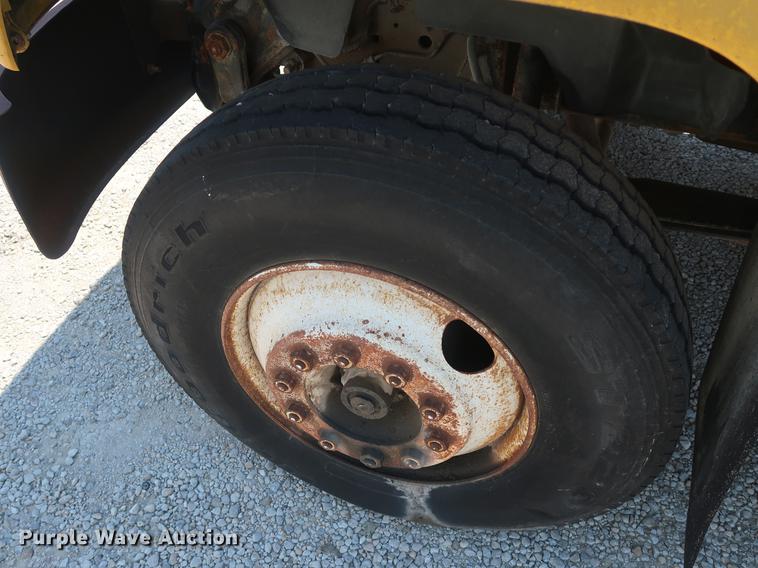 image for item EF9779 1991 GMC TopKick C5500 box truck