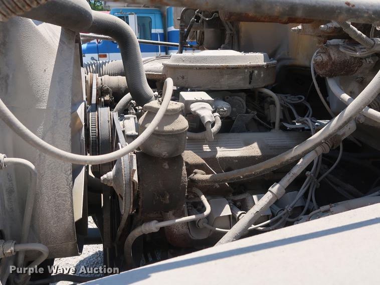 image for item EF9779 1991 GMC TopKick C5500 box truck