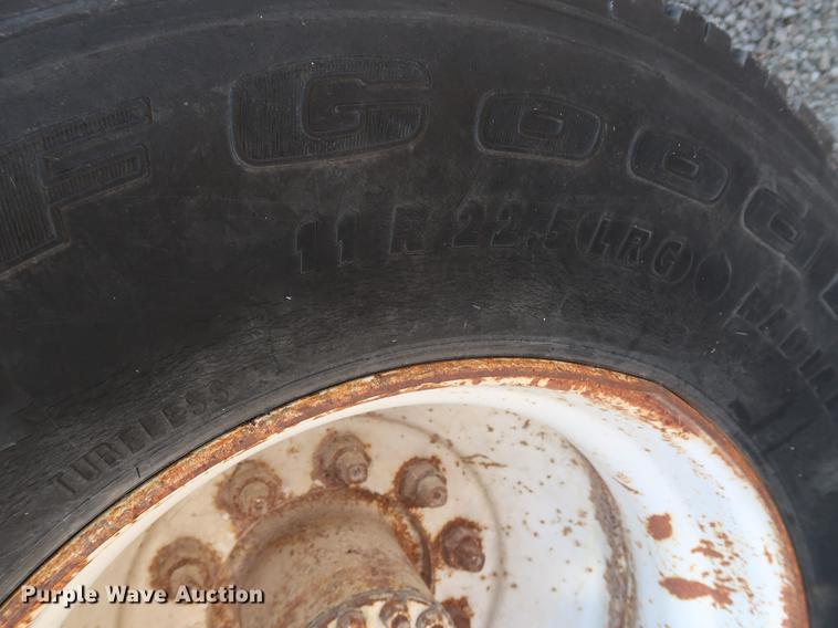 image for item EF9779 1991 GMC TopKick C5500 box truck