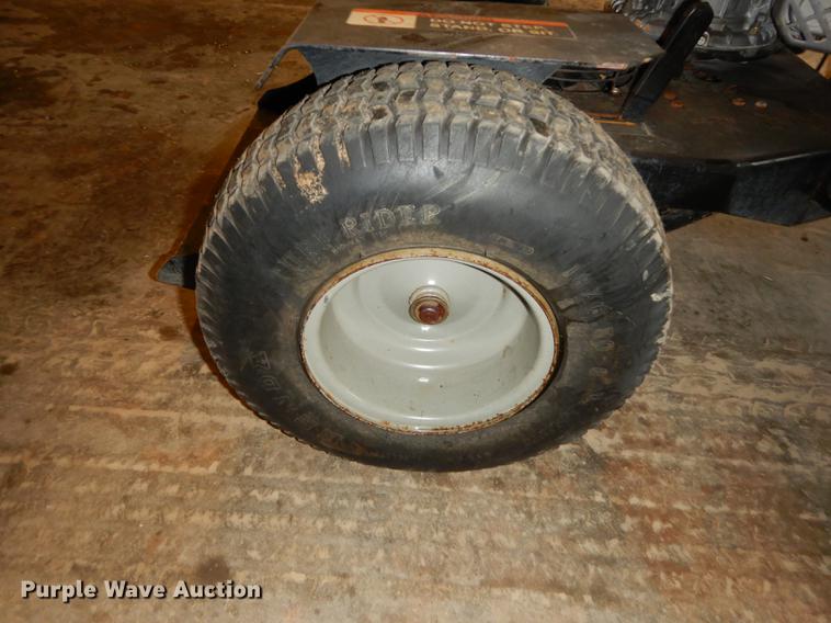 image for item EM9598 Lesco fertilizer spreader