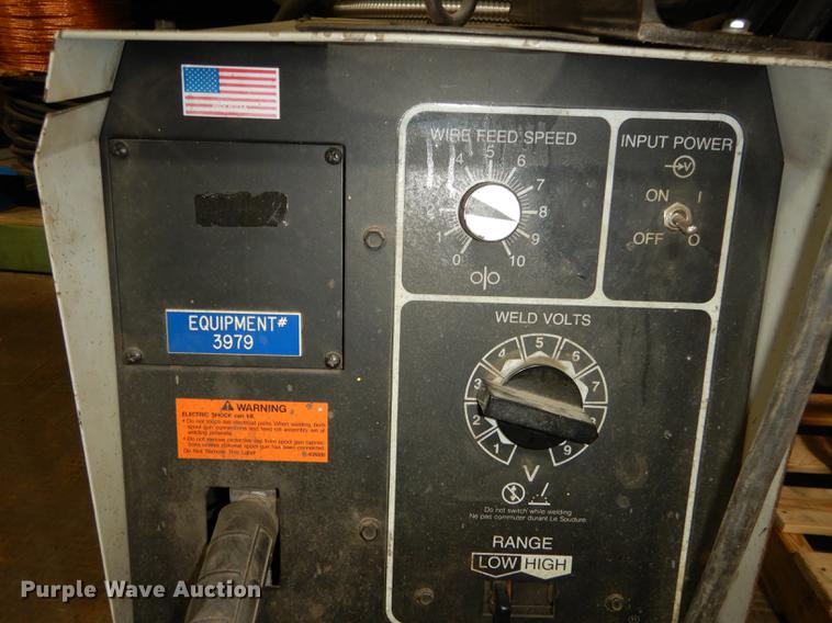 image for item EM9613 Hobart BetaMig 250 wire feed welder