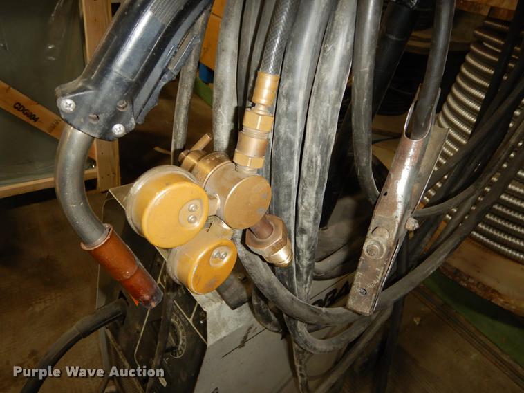 image for item EM9613 Hobart BetaMig 250 wire feed welder