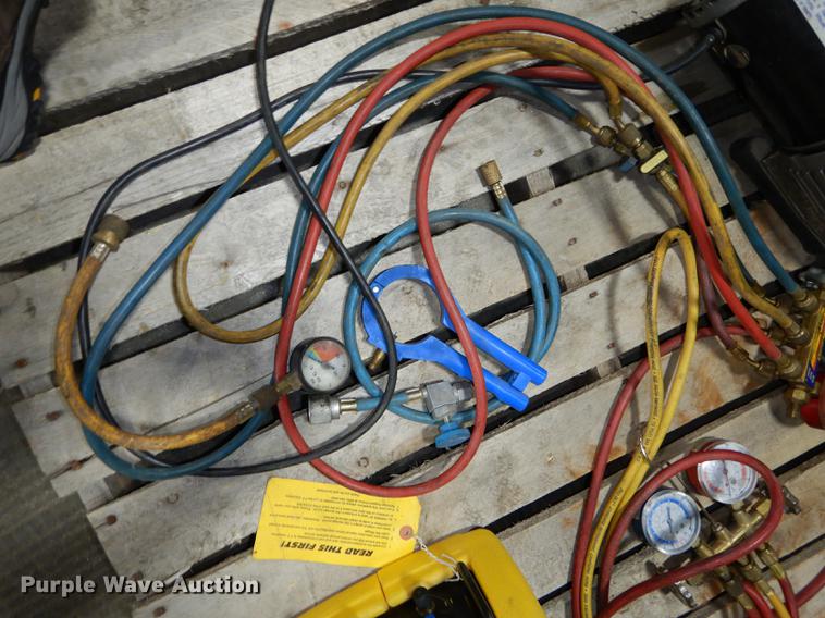 image for item EM9614 Stinger 2000 refrigerator recovery machine