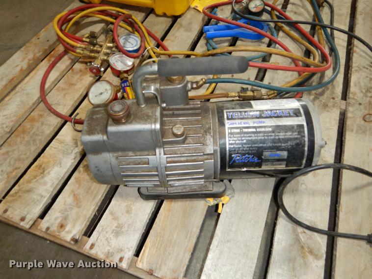 image for item EM9614 Stinger 2000 refrigerator recovery machine