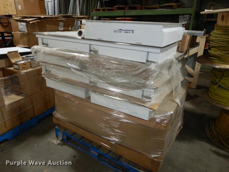 image for item EM9619 (2) pallets light fixtures
