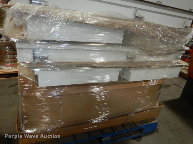 image for item EM9619 (2) pallets light fixtures