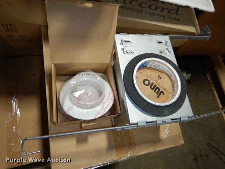 image for item EM9619 (2) pallets light fixtures