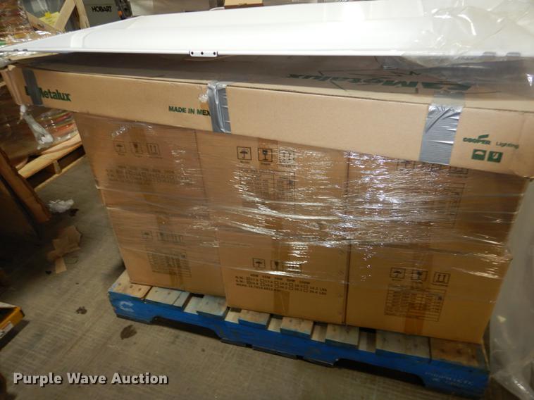 image for item EM9619 (2) pallets light fixtures