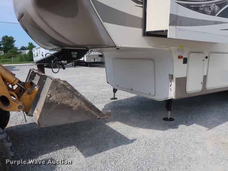 image for item EP9425 2015 Cedar Creek Silverback camper