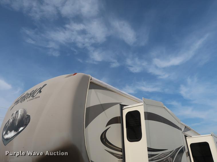 image for item EP9425 2015 Cedar Creek Silverback camper