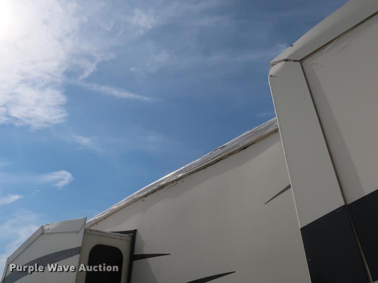 image for item EP9425 2015 Cedar Creek Silverback camper