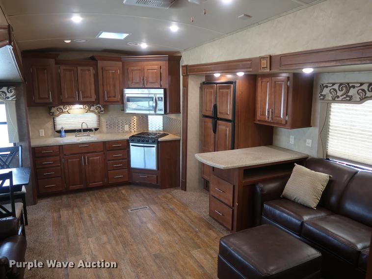 image for item EP9425 2015 Cedar Creek Silverback camper