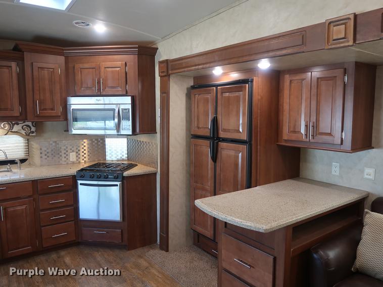 image for item EP9425 2015 Cedar Creek Silverback camper