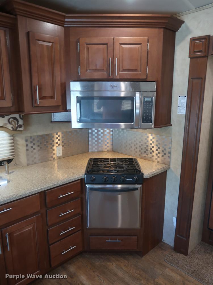 image for item EP9425 2015 Cedar Creek Silverback camper