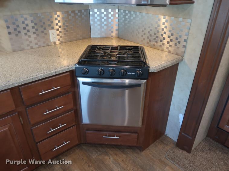 image for item EP9425 2015 Cedar Creek Silverback camper