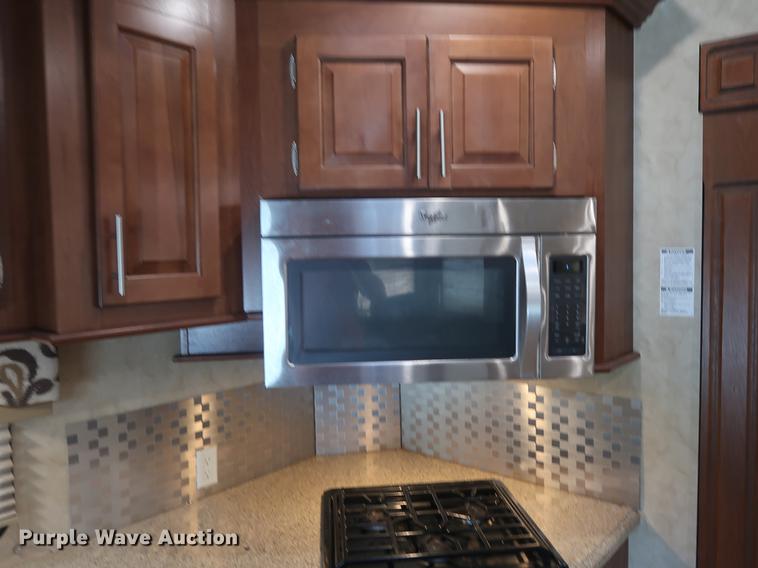 image for item EP9425 2015 Cedar Creek Silverback camper