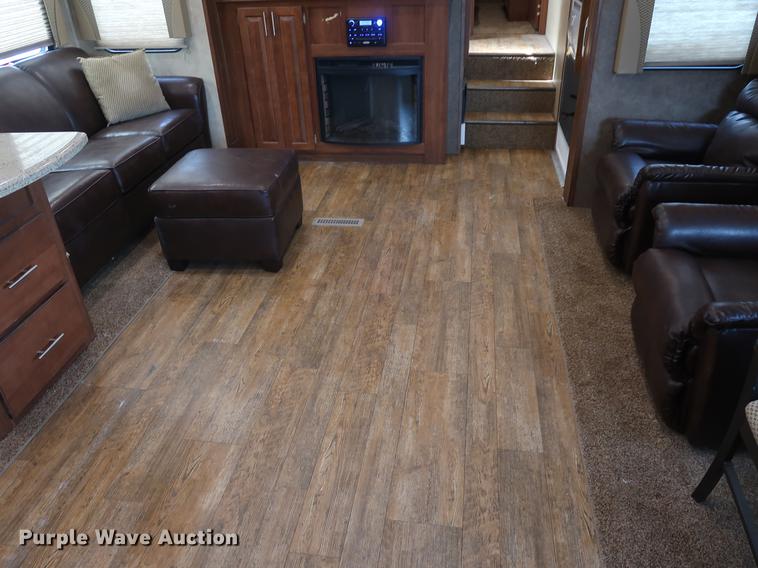 image for item EP9425 2015 Cedar Creek Silverback camper