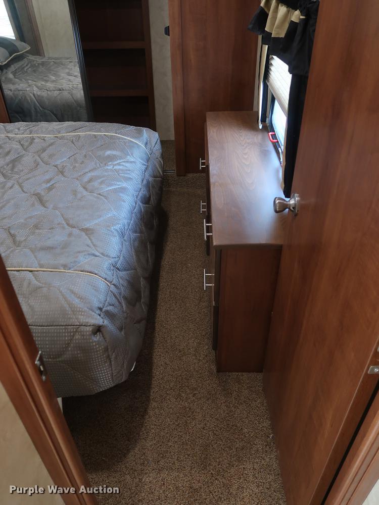 image for item EP9425 2015 Cedar Creek Silverback camper