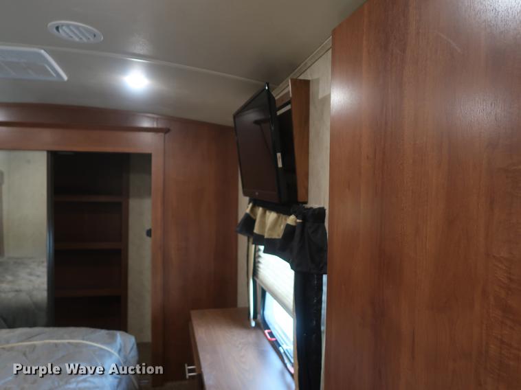 image for item EP9425 2015 Cedar Creek Silverback camper