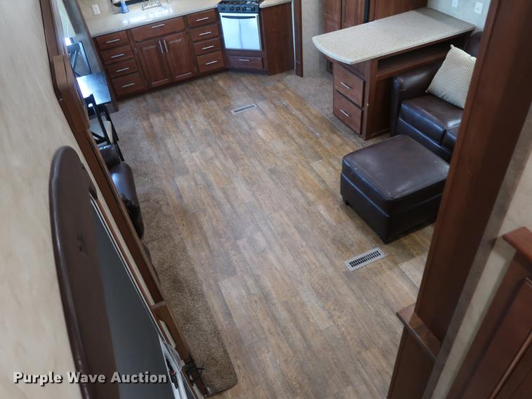 image for item EP9425 2015 Cedar Creek Silverback camper