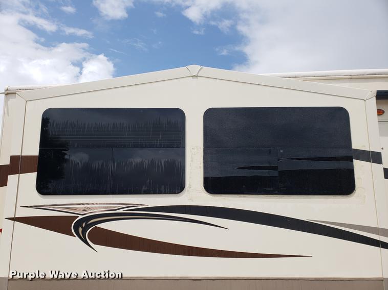 image for item EP9425 2015 Cedar Creek Silverback camper