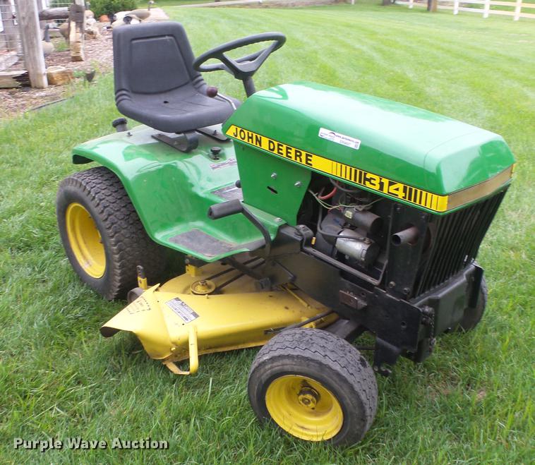 image for item ER9697 John Deere 314 lawn mower