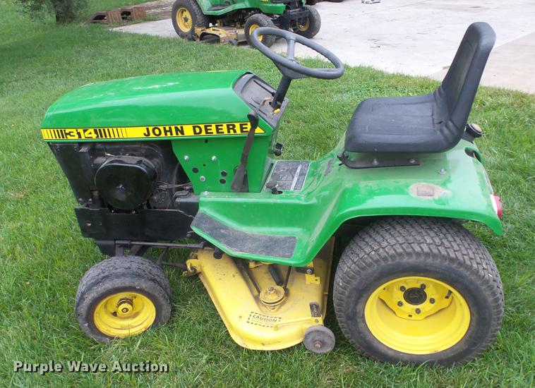 image for item ER9697 John Deere 314 lawn mower