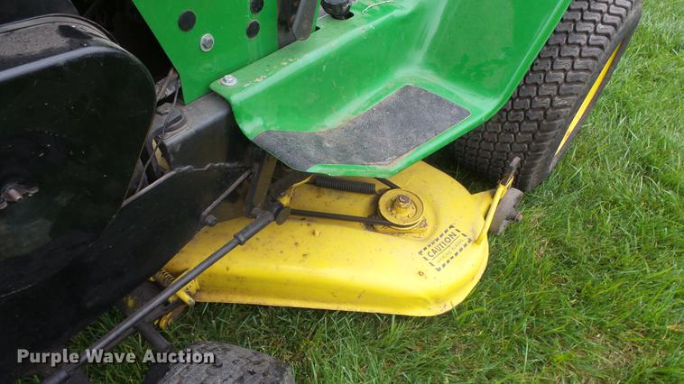 image for item ER9697 John Deere 314 lawn mower