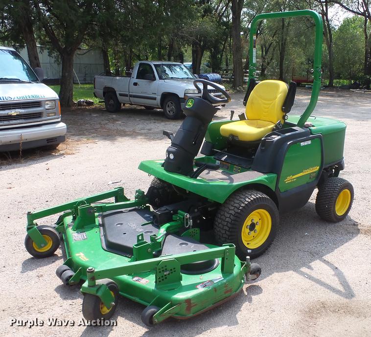 image for item ES9261 John Deere 1445 Series II lawn mower