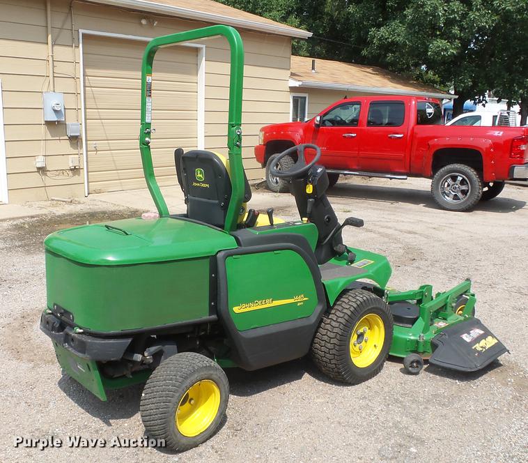 image for item ES9261 John Deere 1445 Series II lawn mower